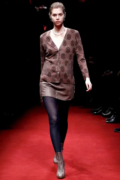 Look 18
